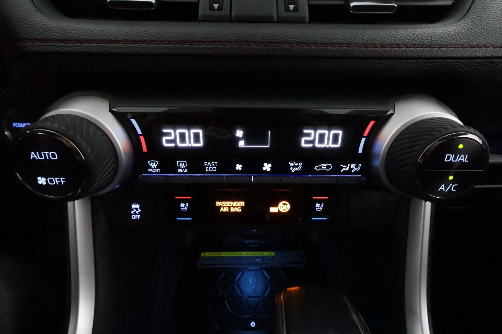 TOYOTA RAV4 PLUG-IN 2020 2,5 Hybrid Premium *ACC / HUD / Panorama / 360° / Ilmastoidut nahat / Muistipenkki / JBL / LED / Navi / KeylessGo* - Kahdet renkaat aluvanteilla / Merkkihuollettu