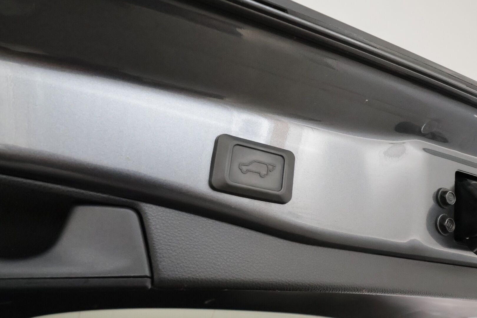 TOYOTA RAV4 PLUG-IN 2020 2,5 Hybrid Premium *ACC / HUD / Panorama / 360° / Ilmastoidut nahat / Muistipenkki / JBL / LED / Navi / KeylessGo* - Kahdet renkaat aluvanteilla / Merkkihuollettu