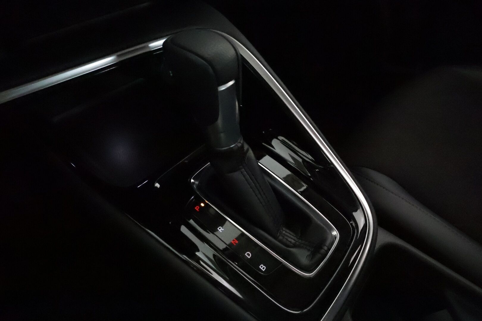 HONDA HR-V 2022 Hybrid Advance *ACC / P.kamera / KeylessGo / Navi / LED / Apple&Android / Puolinahat* - 2x Avain / 2x Renkaat 