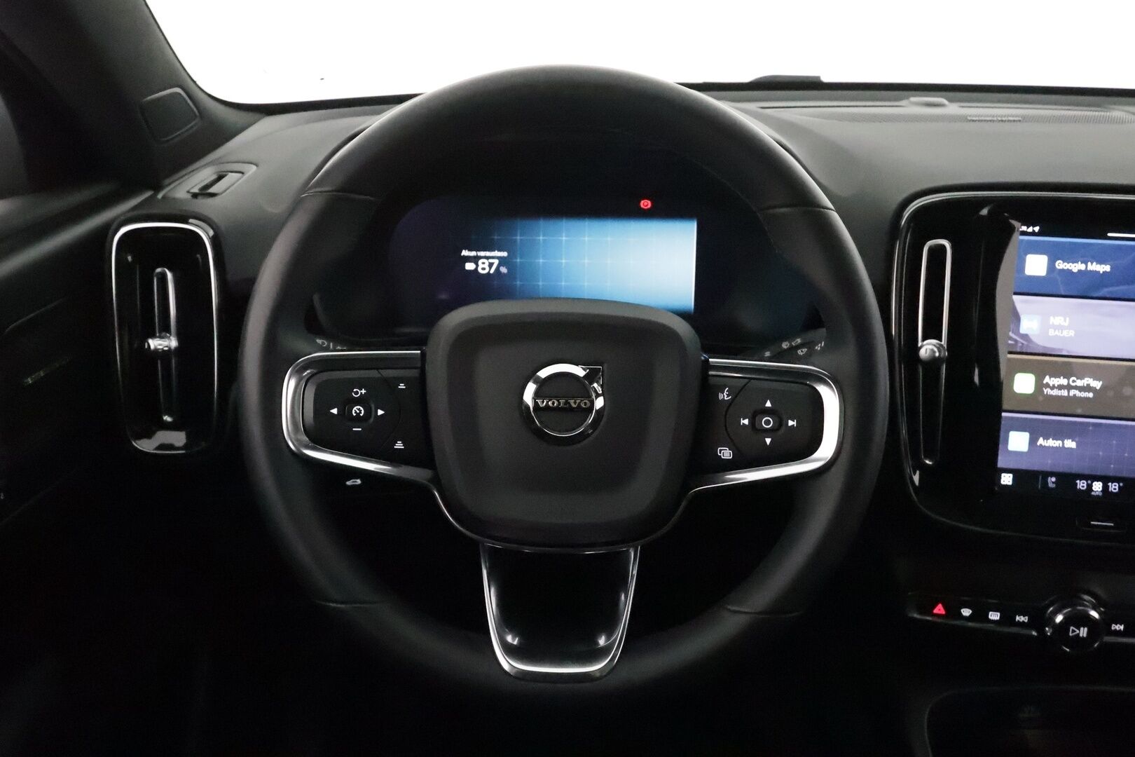 Volvo C40 2023 Recharge Twin Motor Ultimate *H&K / ILP / Koukku / Lasikatto / ACC / LED / 360° / Sportpenkki Muistilla / Google Maps* - *HUIPPU KAMOILLA*