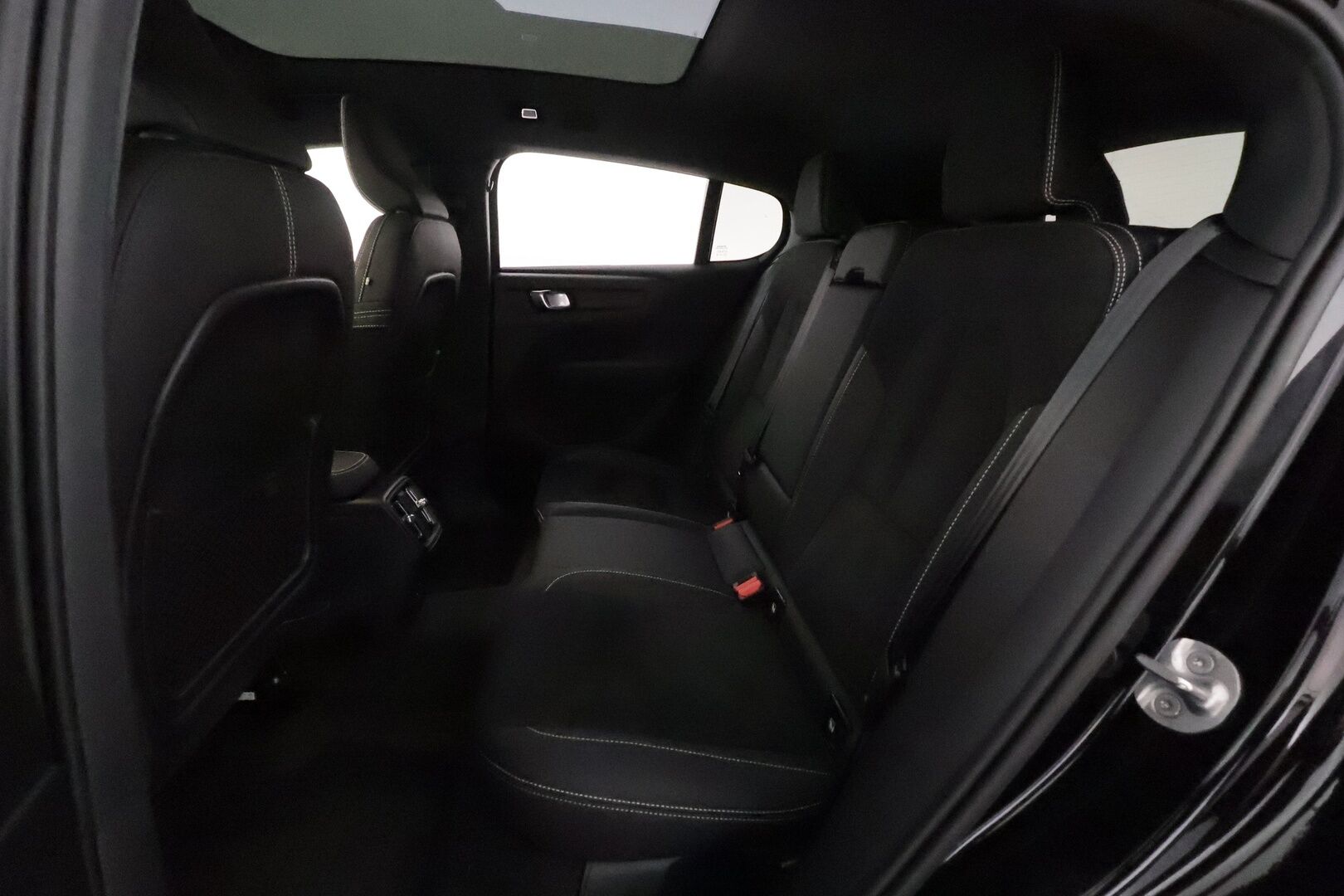 Volvo C40 2023 Recharge Twin Motor Ultimate *H&K / ILP / Koukku / Lasikatto / ACC / LED / 360° / Sportpenkki Muistilla / Google Maps* - *HUIPPU KAMOILLA*