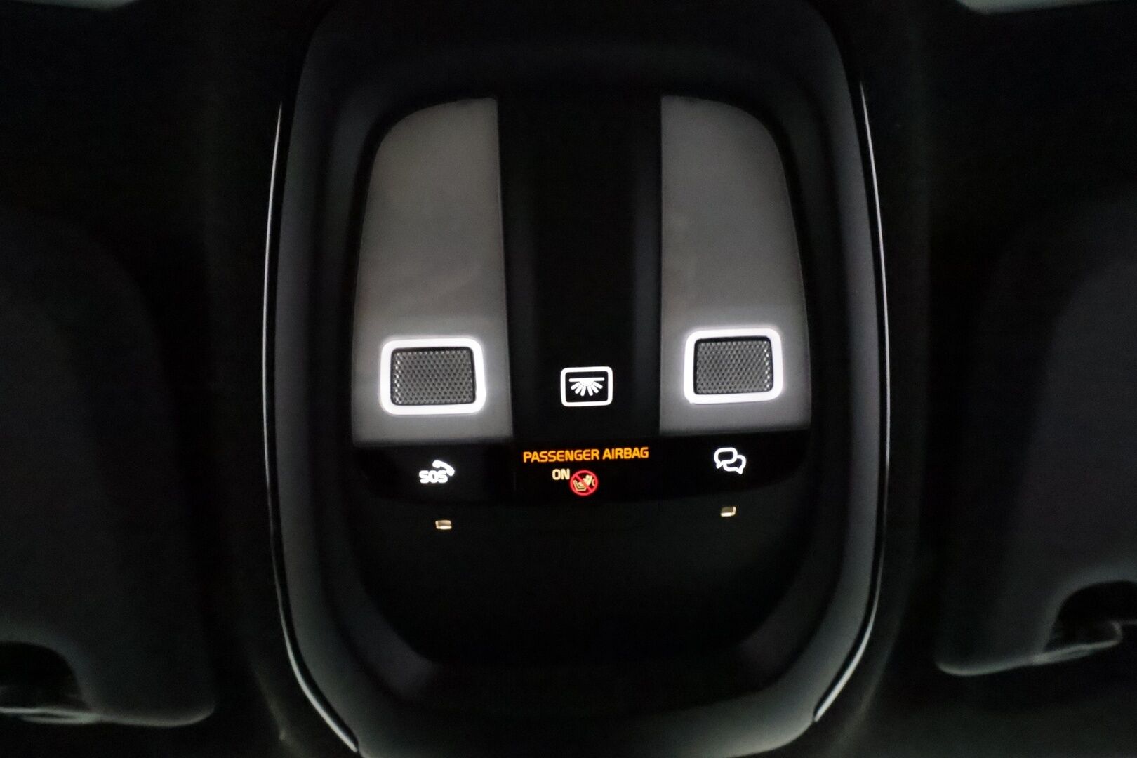 Volvo C40 2023 Recharge Twin Motor Ultimate *H&K / ILP / Koukku / Lasikatto / ACC / LED / 360° / Sportpenkki Muistilla / Google Maps* - *HUIPPU KAMOILLA*