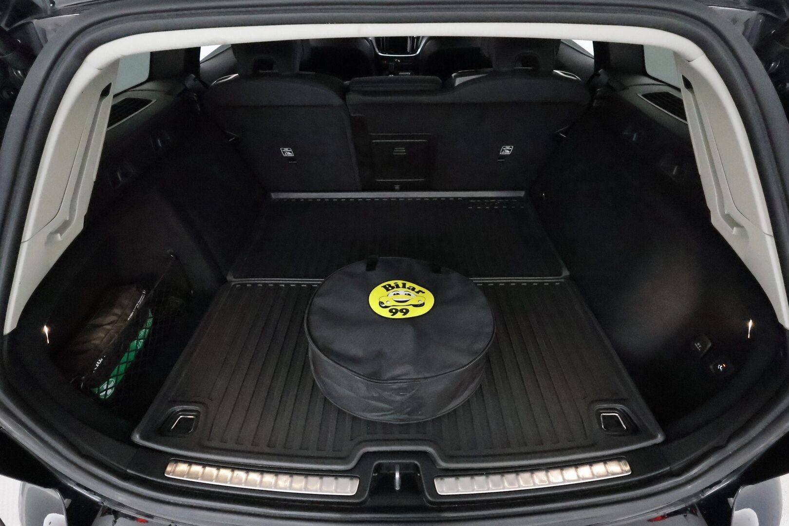 Volvo V60 2023 T6 Long Range Core Bright * ACC / BLIS / P.kamera / LED / Navi / Facelift / Koukku / KeylessGo * - Akku kuntotarkastettu / Kahdet renkaat aluvanteilla / Merkkihuollettu - HULLU BLACKWEEK KORKOTARJOUS 2,49%