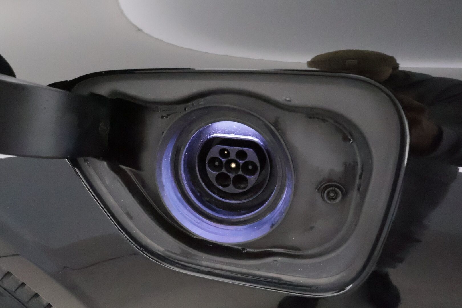 Volvo V60 2023 T6 Long Range Core Bright * ACC / BLIS / P.kamera / LED / Navi / Facelift / Koukku / KeylessGo * - Akku kuntotarkastettu / Kahdet renkaat aluvanteilla / Merkkihuollettu