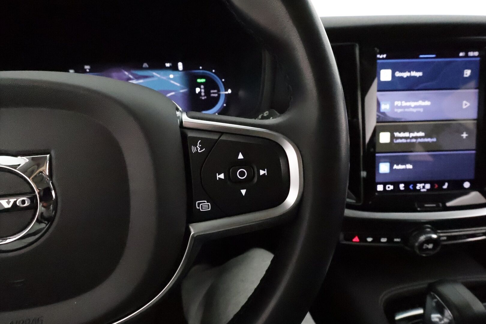 Volvo V60 2023 T6 Long Range Core Bright * ACC / BLIS / P.kamera / LED / Navi / Facelift / Koukku / KeylessGo * - Akku kuntotarkastettu / Kahdet renkaat aluvanteilla / Merkkihuollettu - HULLU BLACKWEEK KORKOTARJOUS 2,49%