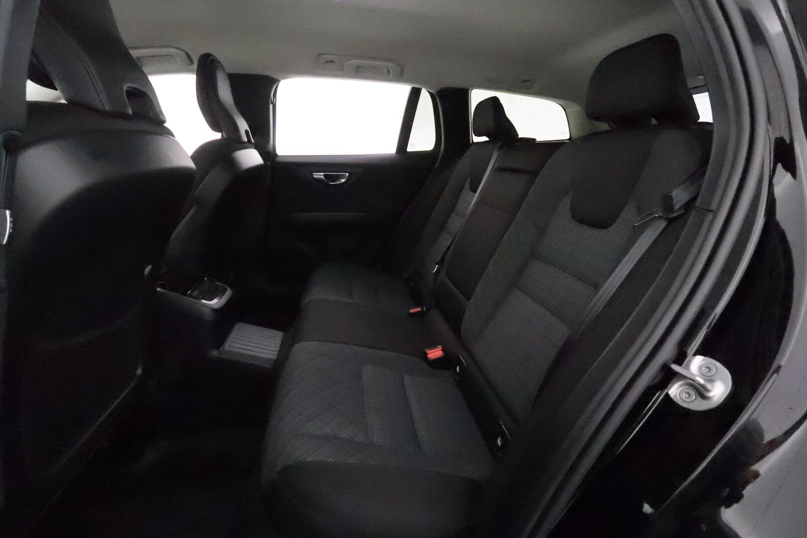 Volvo V60 2023 T6 Long Range Core Bright * ACC / BLIS / P.kamera / LED / Navi / Facelift / Koukku / KeylessGo * - Akku kuntotarkastettu / Kahdet renkaat aluvanteilla / Merkkihuollettu