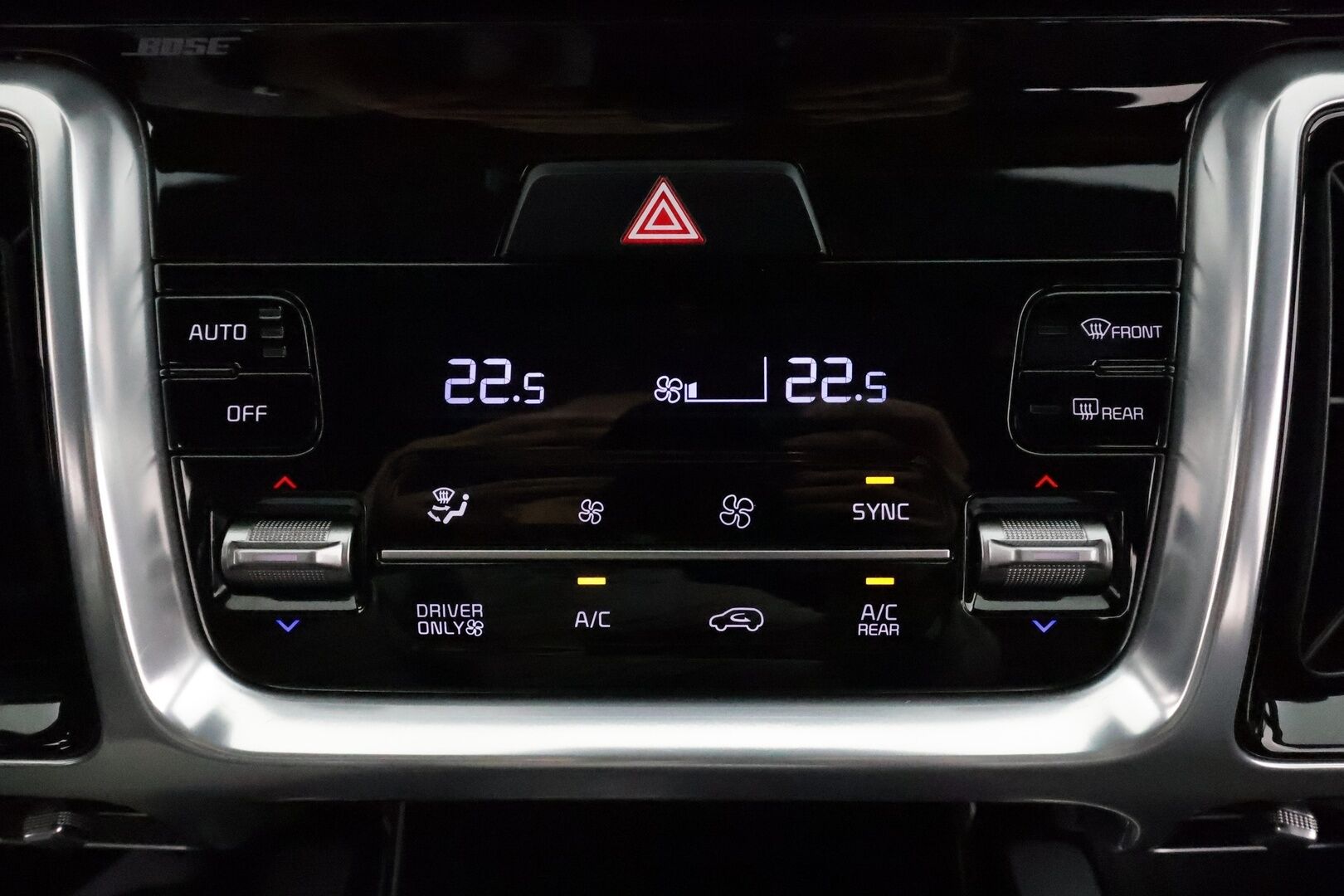 KIA SORENTO 2022 1,6 T-GDI Plug-in Hybrid AWD Business Luxury AT 7P * ACC / HUD / Ilmastoidut nahat / Muistipenkki / Bose / 360° * - Akku kuntotarkastettu / Koukku / Merkkihuollettu