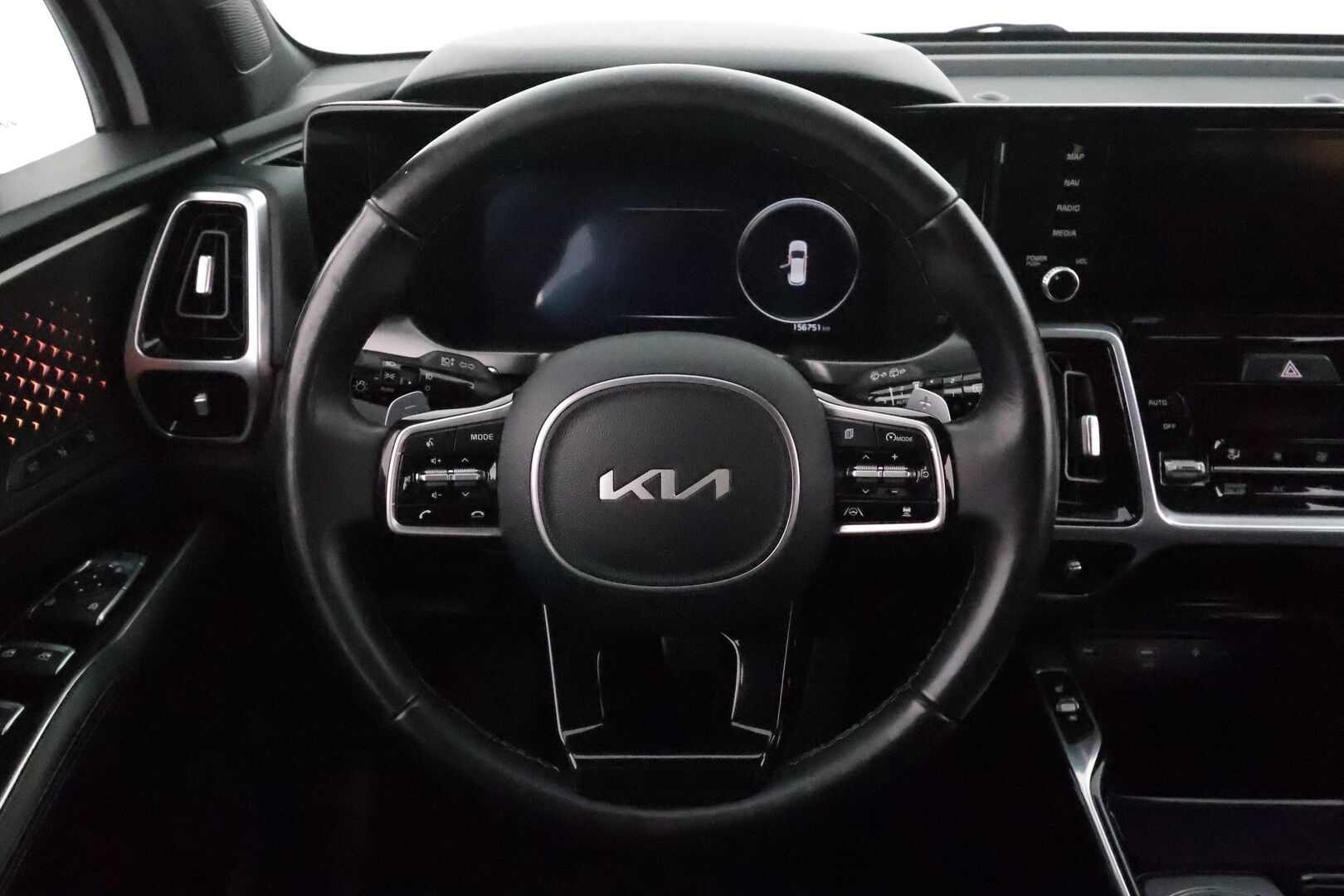 KIA SORENTO 2022 1,6 T-GDI Plug-in Hybrid AWD Business Luxury AT 7P * ACC / HUD / Ilmastoidut nahat / Muistipenkki / Bose / 360° * - Akku kuntotarkastettu / Koukku / Merkkihuollettu