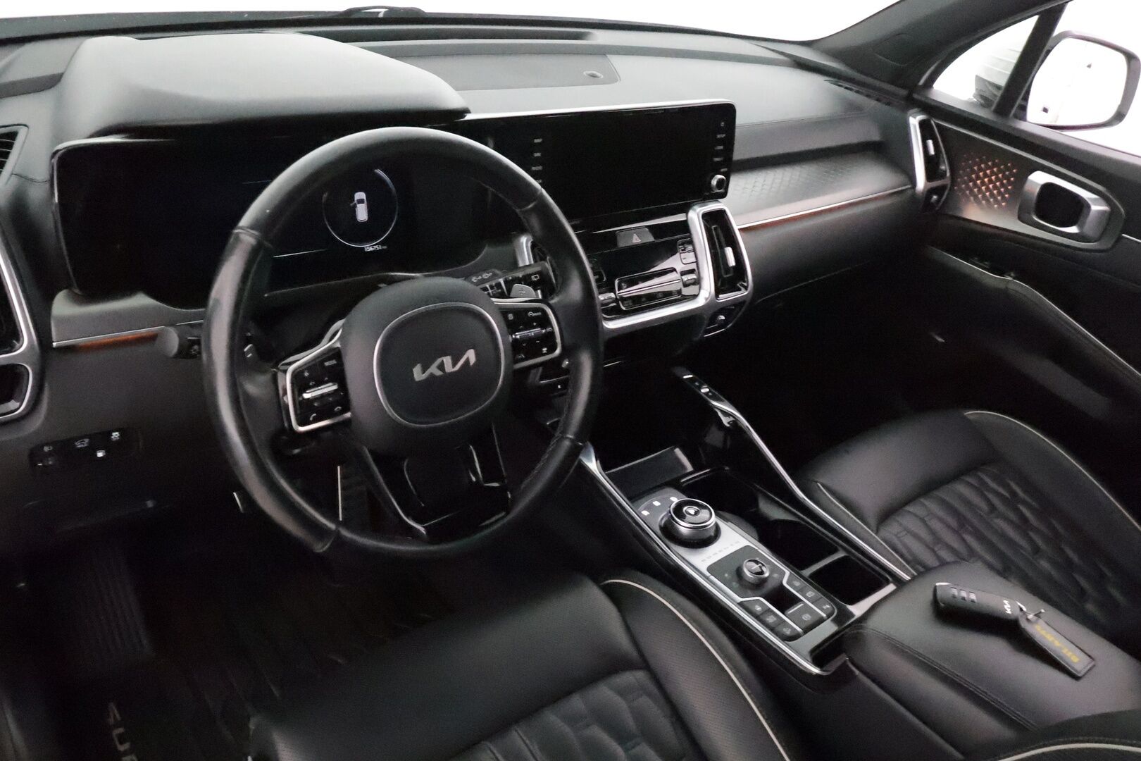 KIA SORENTO 2022 1,6 T-GDI Plug-in Hybrid AWD Business Luxury AT 7P * ACC / HUD / Ilmastoidut nahat / Muistipenkki / Bose / 360° * - Akku kuntotarkastettu / Koukku / Merkkihuollettu