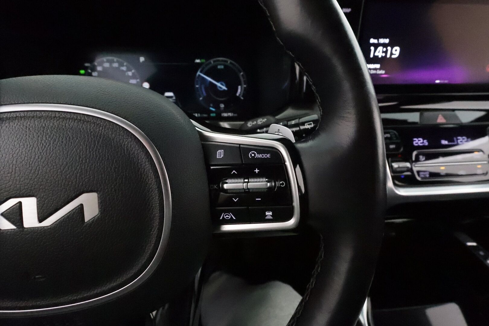 KIA SORENTO 2022 1,6 T-GDI Plug-in Hybrid AWD Business Luxury AT 7P * ACC / HUD / Ilmastoidut nahat / Muistipenkki / Bose / 360° * - Akku kuntotarkastettu / Koukku / Merkkihuollettu