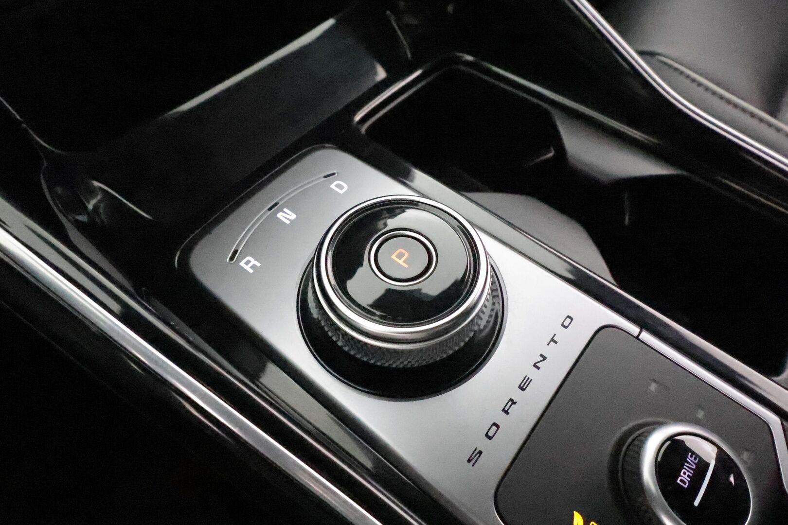 KIA SORENTO 2022 1,6 T-GDI Plug-in Hybrid AWD Business Luxury AT 7P * ACC / HUD / Ilmastoidut nahat / Muistipenkki / Bose / 360° * - Akku kuntotarkastettu / Koukku / Merkkihuollettu