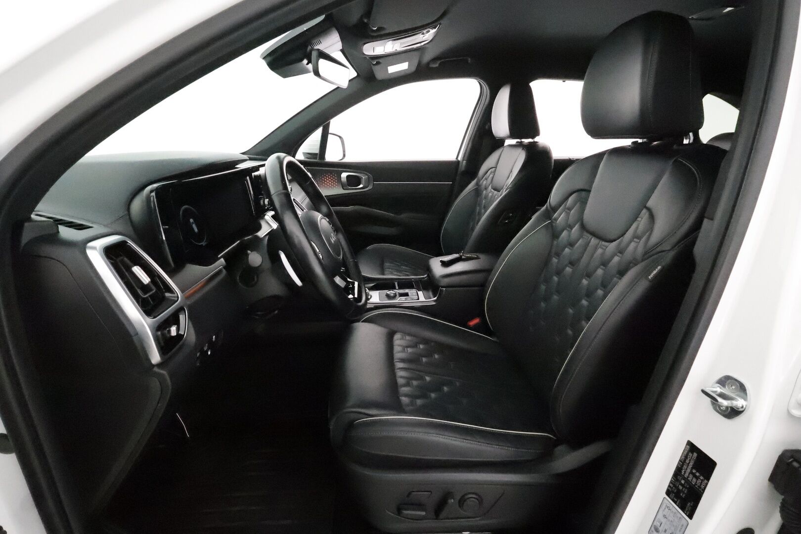 KIA SORENTO 2022 1,6 T-GDI Plug-in Hybrid AWD Business Luxury AT 7P * ACC / HUD / Ilmastoidut nahat / Muistipenkki / Bose / 360° * - Akku kuntotarkastettu / Koukku / Merkkihuollettu