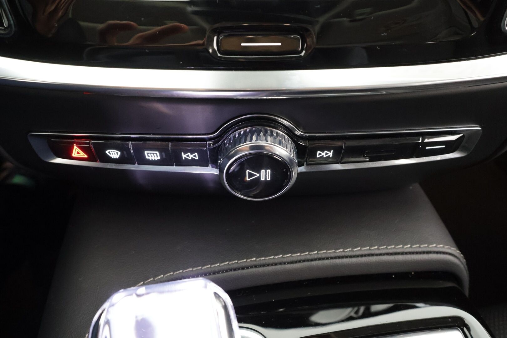 Volvo S60 2024 T8 AWD Recharge Ultimate Dark * B&W / Panorama / ACC / Full-LED / 360° / Hierovat&Ilmastoidut Sporttinahat Muistilla * - Juuri huollettu! / Akku kuntotarkastettu