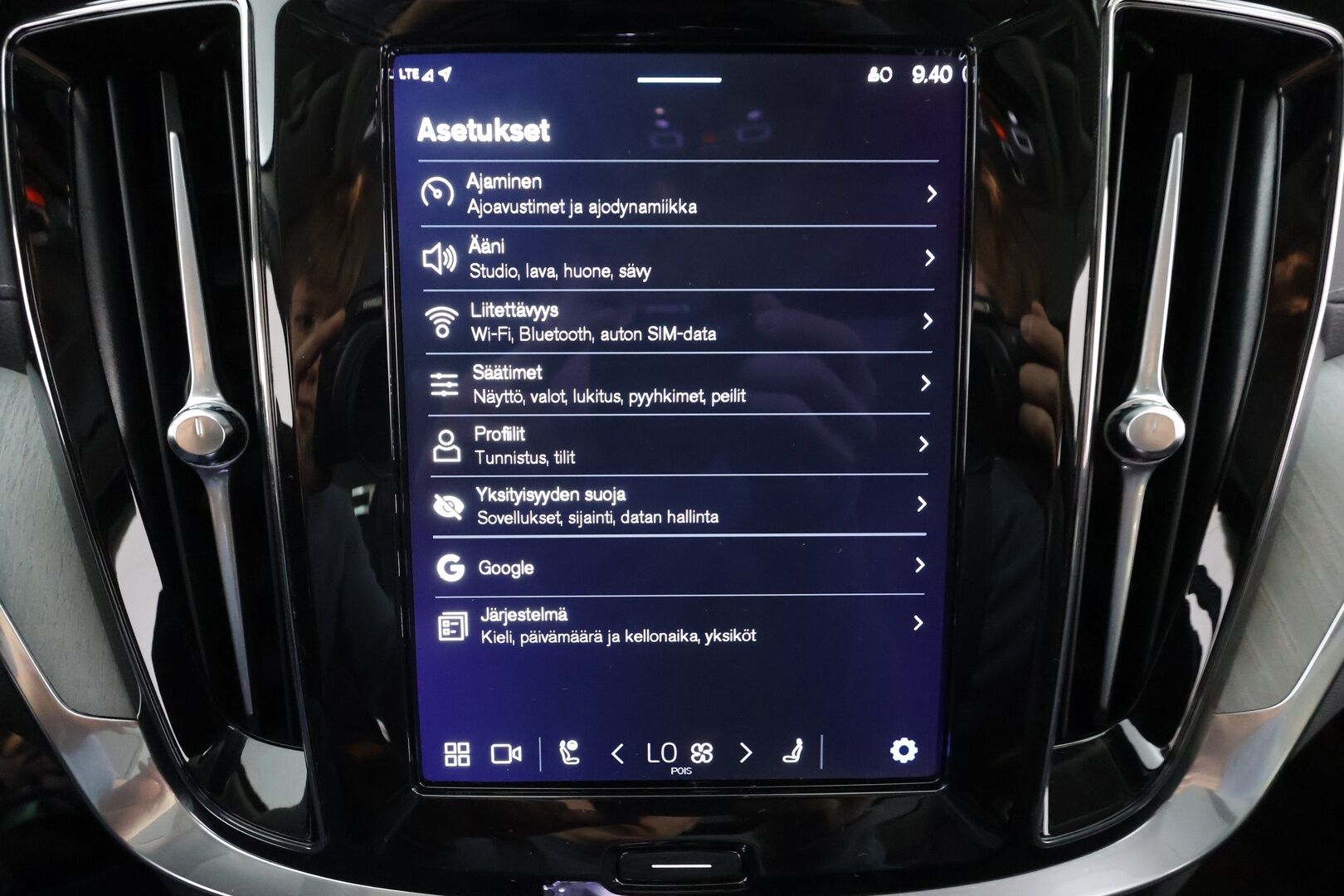 Volvo S60 2024 T8 AWD Recharge Ultimate Dark * B&W / Panorama / ACC / Full-LED / 360° / Hierovat&Ilmastoidut Sporttinahat Muistilla * - Juuri huollettu! / Akku kuntotarkastettu