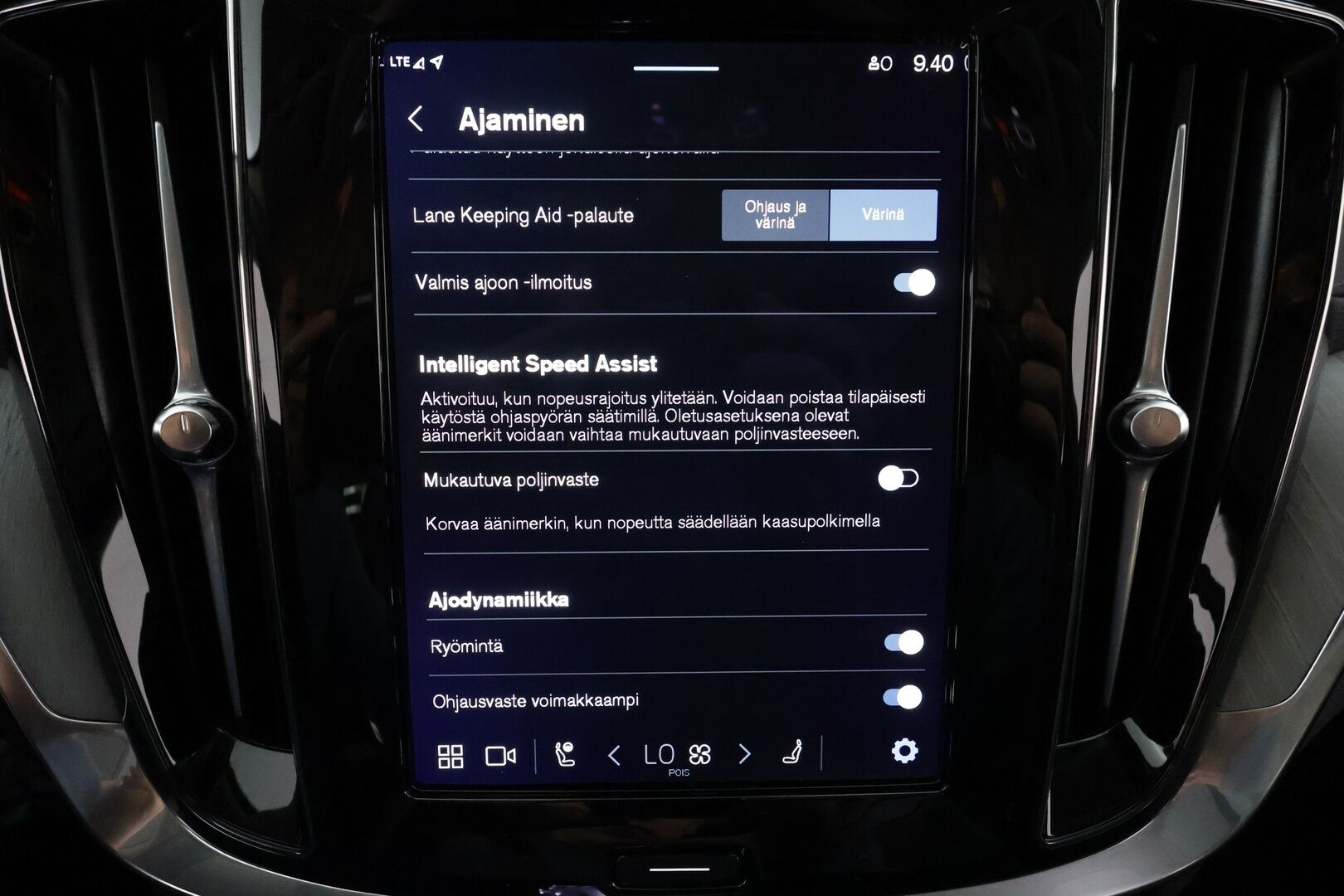 Volvo S60 2024 T8 AWD Recharge Ultimate Dark * B&W / Panorama / ACC / Full-LED / 360° / Hierovat&Ilmastoidut Sporttinahat Muistilla * - Juuri huollettu! / Akku kuntotarkastettu