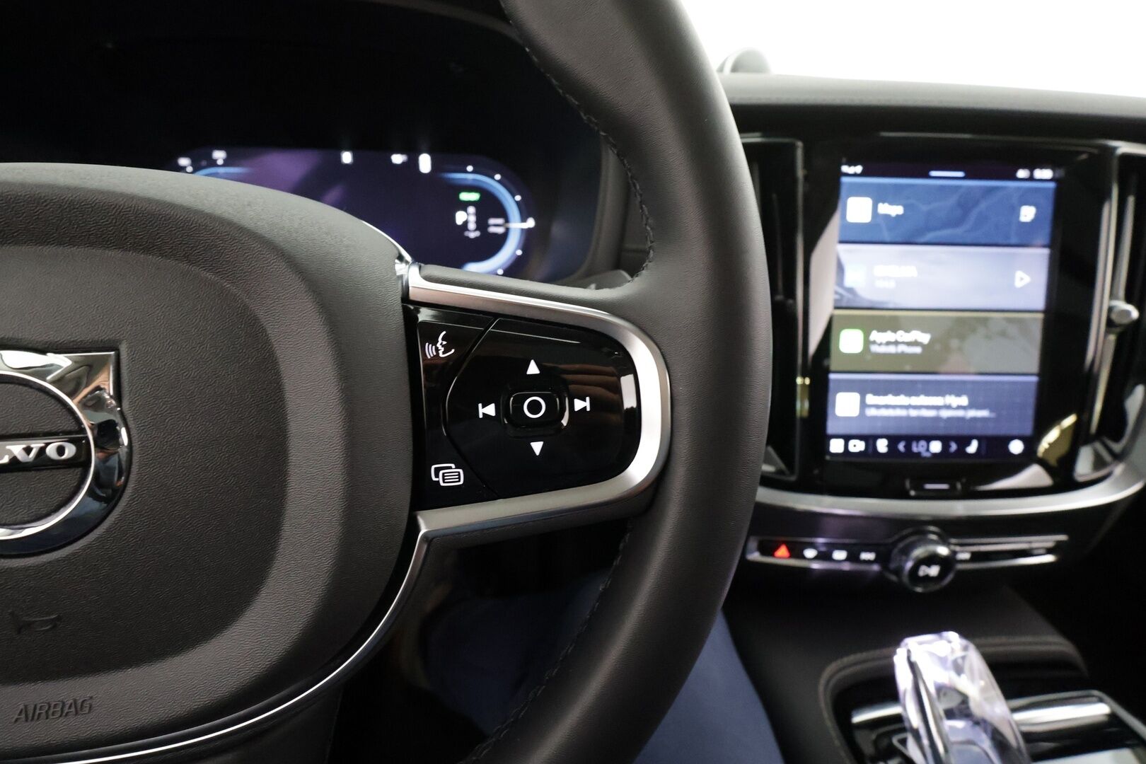 Volvo S60 2024 T8 AWD Recharge Ultimate Dark * B&W / Panorama / ACC / Full-LED / 360° / Hierovat&Ilmastoidut Sporttinahat Muistilla * - Juuri huollettu! / Akku kuntotarkastettu