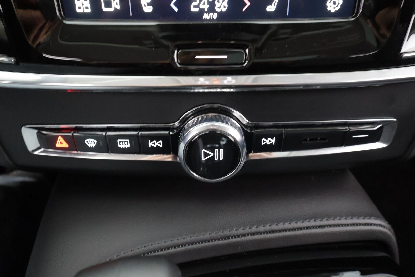 Volvo S90 2024 T8 Ultimate Dark * ACC / HUD / Lasikattoluukku / H&K / Muistipenkit / Full LED / Facelift / BLIS / Sporttinahat * - Ilma-alusta / 360° / Merkkihuollettu / Hyvät varusteet!