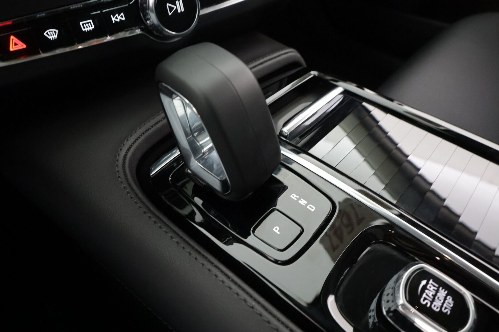 Volvo S90 2024 T8 AWD Long Range High Performance Ultimate Dark aut * ACC / HUD / Lasikattoluukku / H&K - Muistipenkit / Full LED / Facelift / BLIS / Sporttinahat / Kahdet hyvät renkaat / Juuri Merkkihuollettu / Hyvät varusteet! - HULLUT JOULUT KORKOTARJOUS 2,49% 