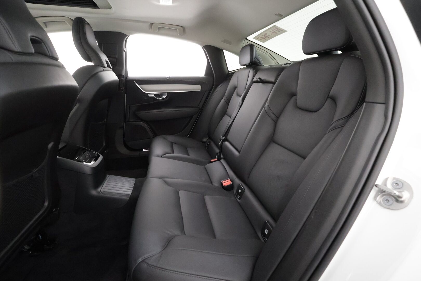 Volvo S90 2024 T8 AWD Long Range High Performance Ultimate Dark aut * ACC / HUD / Lasikattoluukku / H&K - Muistipenkit / Full LED / Facelift / BLIS / Sporttinahat / Kahdet hyvät renkaat / Juuri Merkkihuollettu / Hyvät varusteet! - HULLUT JOULUT KORKOTARJOUS 2,49% 