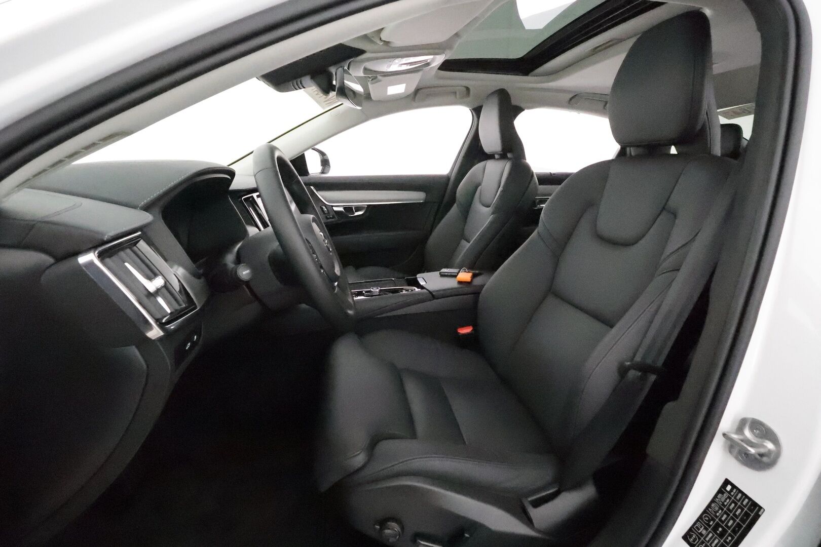 Volvo S90 2024 T8 AWD Long Range High Performance Ultimate Dark aut * ACC / HUD / Lasikattoluukku / H&K - Muistipenkit / Full LED / Facelift / BLIS / Sporttinahat / Kahdet hyvät renkaat / Juuri Merkkihuollettu / Hyvät varusteet! - HULLUT JOULUT KORKOTARJOUS 2,49% 