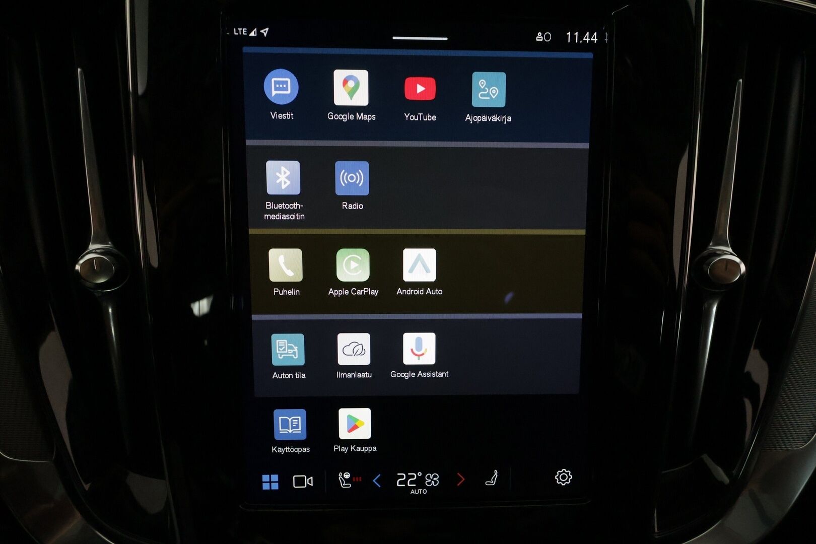 Volvo S60 2024 T8 AWD Recharge Ultimate Dark * ACC / HUD / Panorama / H&K / 360° / Muistipenkit / BLIS / Facelift / Full LED * - Akku kuntotarkastettu! / Merkkihuollettu