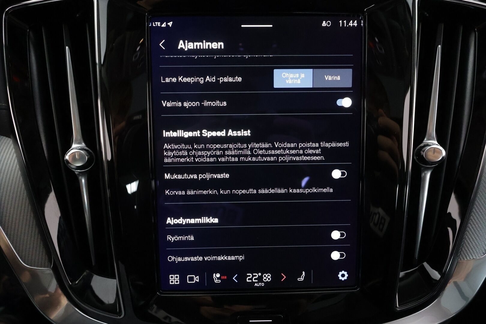 Volvo S60 2024 T8 AWD Recharge Ultimate Dark * ACC / HUD / Panorama / H&K / 360° / Muistipenkit / BLIS / Facelift / Full LED * - Akku kuntotarkastettu! / Merkkihuollettu