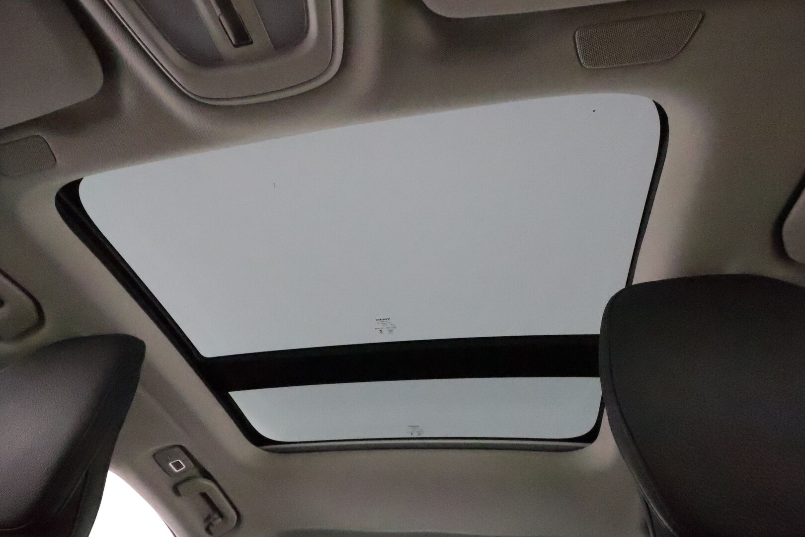 Volvo S60 2024 T8 AWD Recharge Ultimate Dark * ACC / HUD / Panorama / H&K / 360° / Muistipenkit / BLIS / Facelift / Full LED * - Akku kuntotarkastettu! / Merkkihuollettu