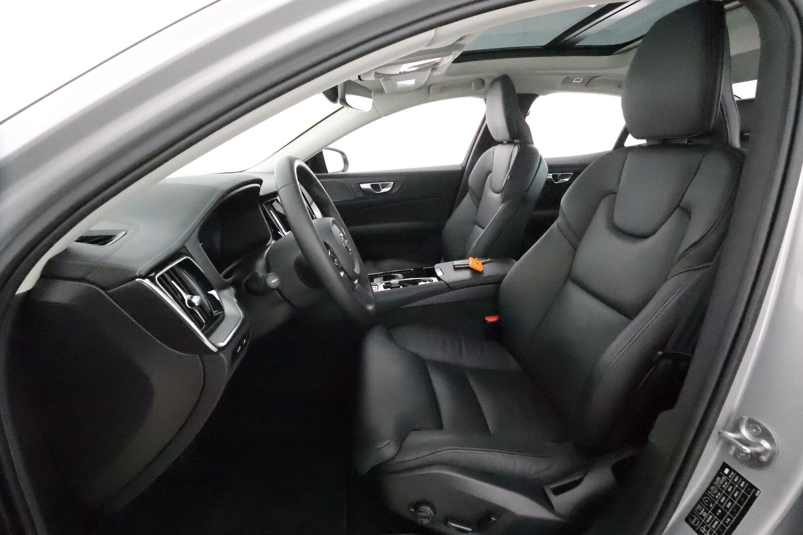 Volvo S60 2024 T8 AWD Recharge Ultimate Dark * ACC / HUD / Panorama / H&K / 360° / Muistipenkit / BLIS / Facelift / Full LED * - Akku kuntotarkastettu! / Merkkihuollettu