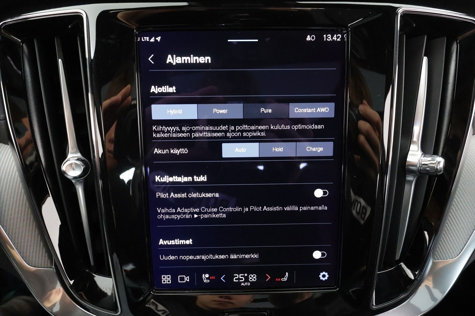 Volvo S60 2024 T8 AWD Recharge Ultimate Dark * ACC / HUD / B&W / 360° / Muistipenkit / Panorama / Full LED / BLIS / Facelift * - Akku kuntotarkastettu! / Merkkihuollettu