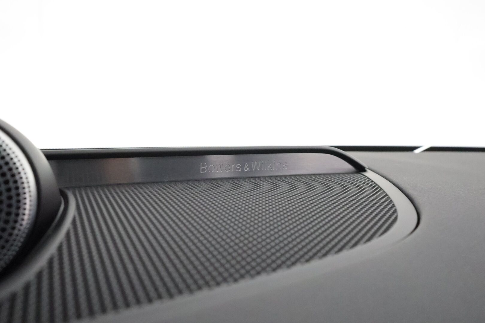 Volvo S60 2024 T8 AWD Recharge Ultimate Dark * ACC / HUD / B&W / 360° / Muistipenkit / Panorama / Full LED / BLIS / Facelift * - Akku kuntotarkastettu! / Merkkihuollettu