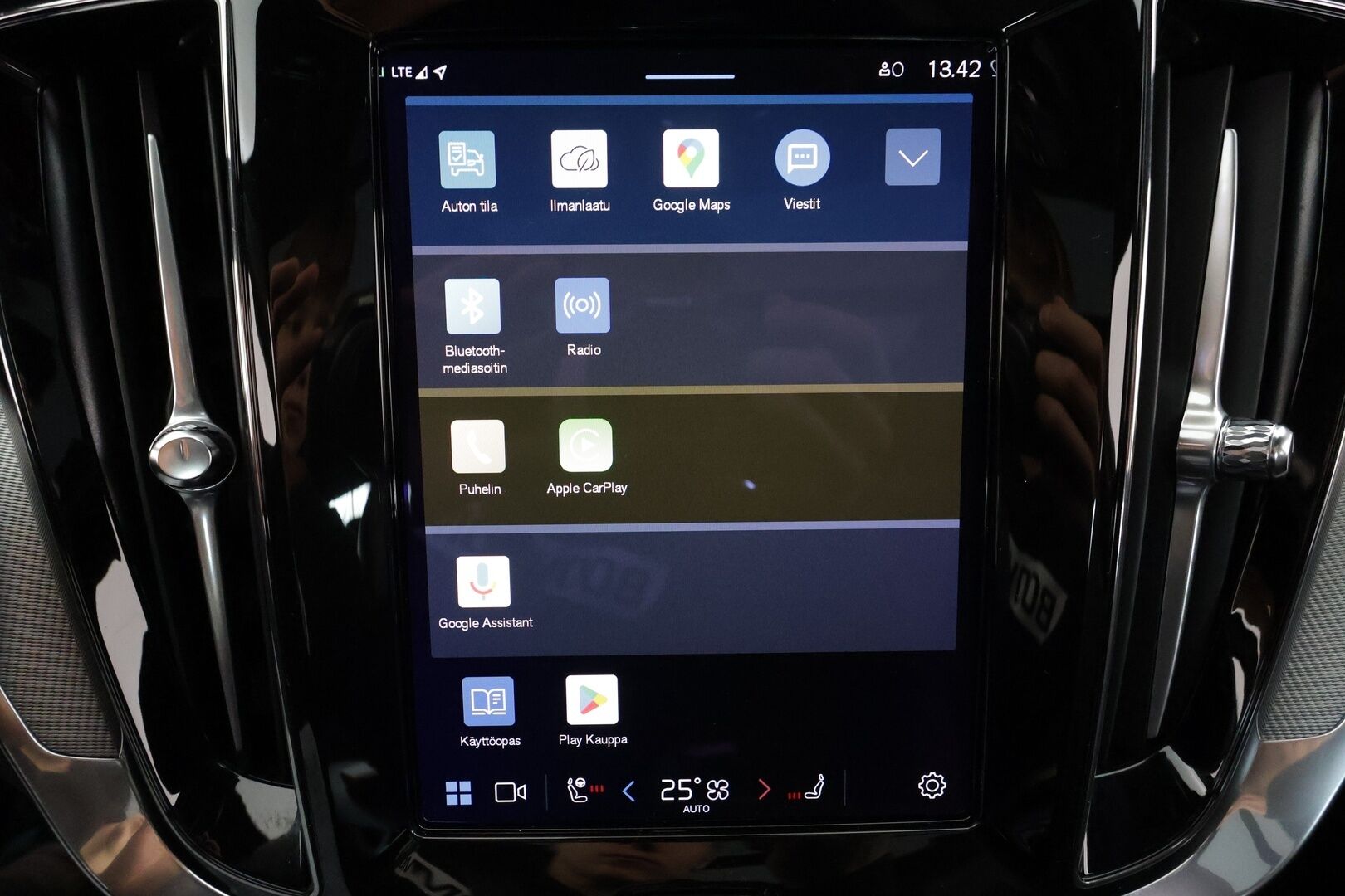 Volvo S60 2024 T8 AWD Recharge Ultimate Dark * ACC / HUD / B&W / 360° / Muistipenkit / Panorama / Full LED / BLIS * - Akku kuntotarkastettu! / Merkkihuollettu 09/2025 / Facelift - HULLUT JOULUT KORKOTARJOUS 2,49% 