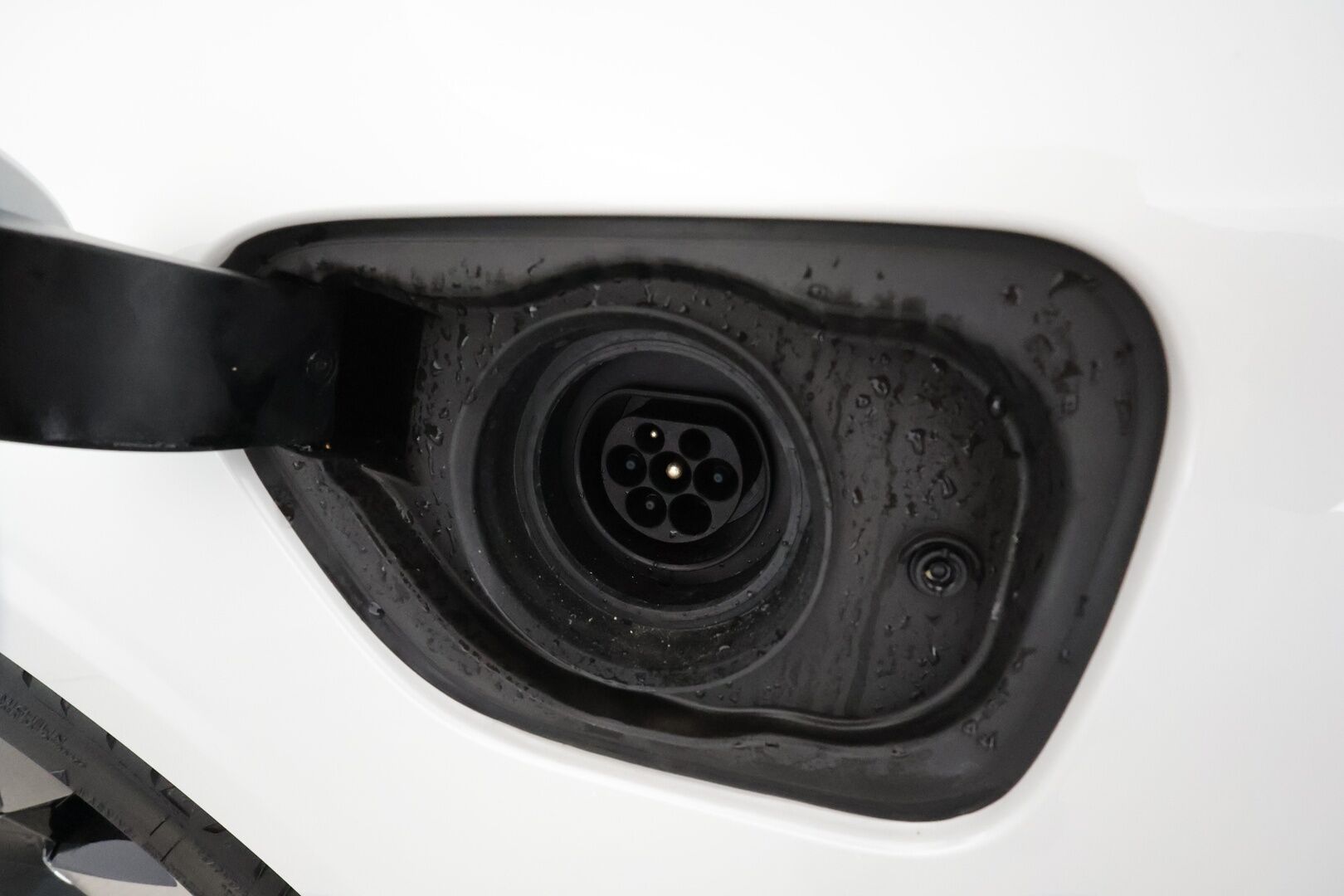 Volvo S60 2024 T8 AWD Recharge Ultimate Dark * ACC / HUD / B&W / 360° / Muistipenkit / Panorama / Full LED / BLIS / Facelift * - Akku kuntotarkastettu! / Merkkihuollettu