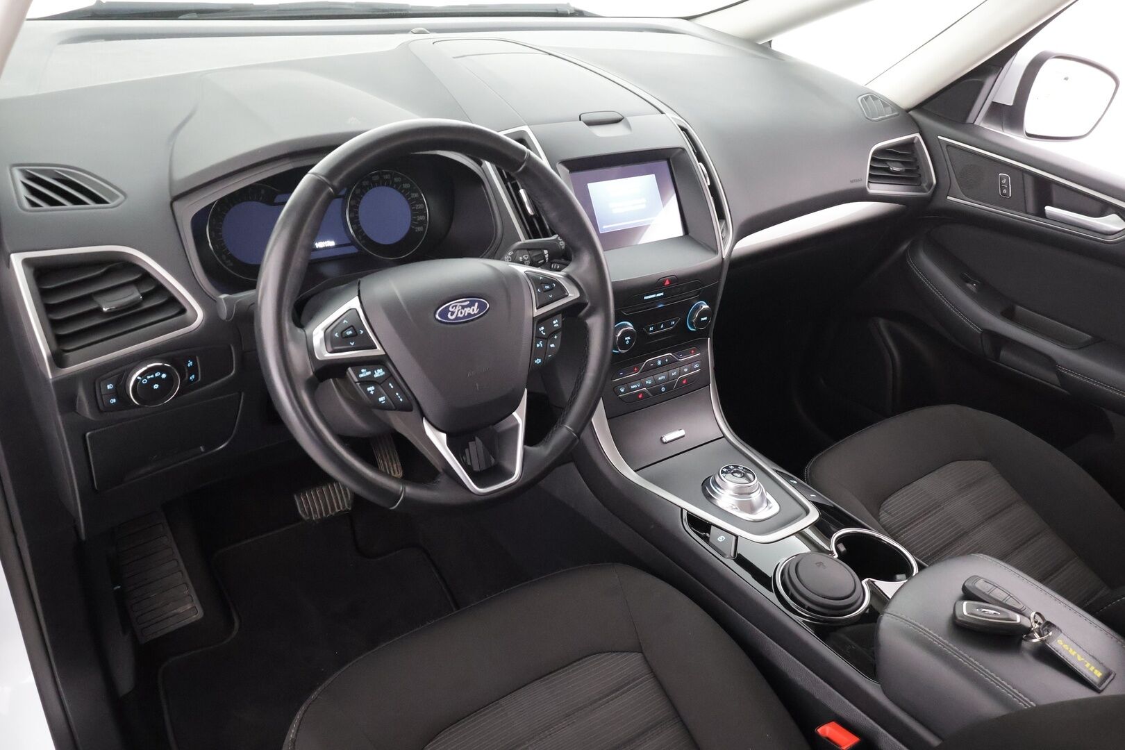 FORD GALAXY 2022 2.5 Duratec FHEV Edition 7-P * ACC / P.kamera / Navi / LED / BLIS / Digimittaristo * - Kahdet renkaat aluvanteilla