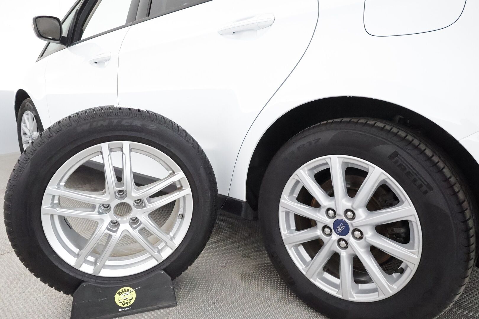 FORD GALAXY 2022 2.5 Duratec FHEV Edition 7-P * ACC / P.kamera / Navi / LED / BLIS / Digimittaristo * - Kahdet renkaat aluvanteilla
