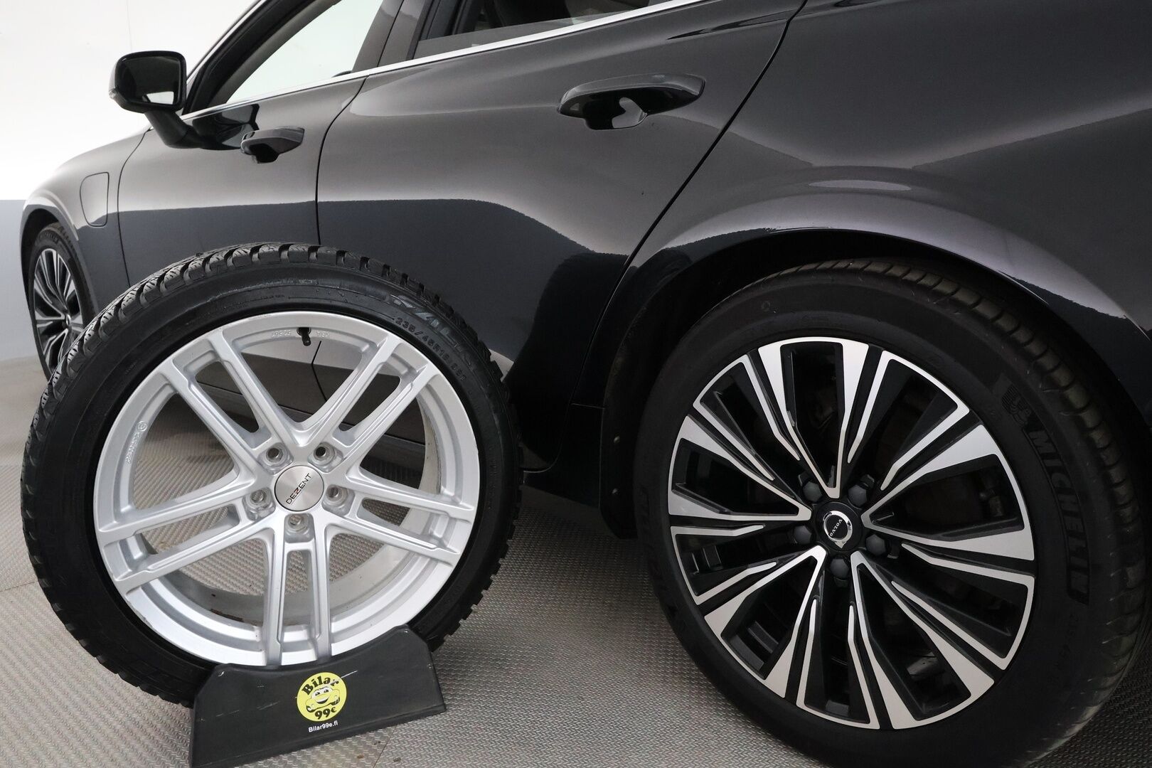 Volvo V60 2023 T6 Long Range Core Bright * ACC / P.kamera / Koukku / LED / Navi / Facelift / BLIS * - Kahdet renkaat aluvanteilla / Merkkihuollettu - HULLU BLACKWEEK KORKOTARJOUS 2,49%