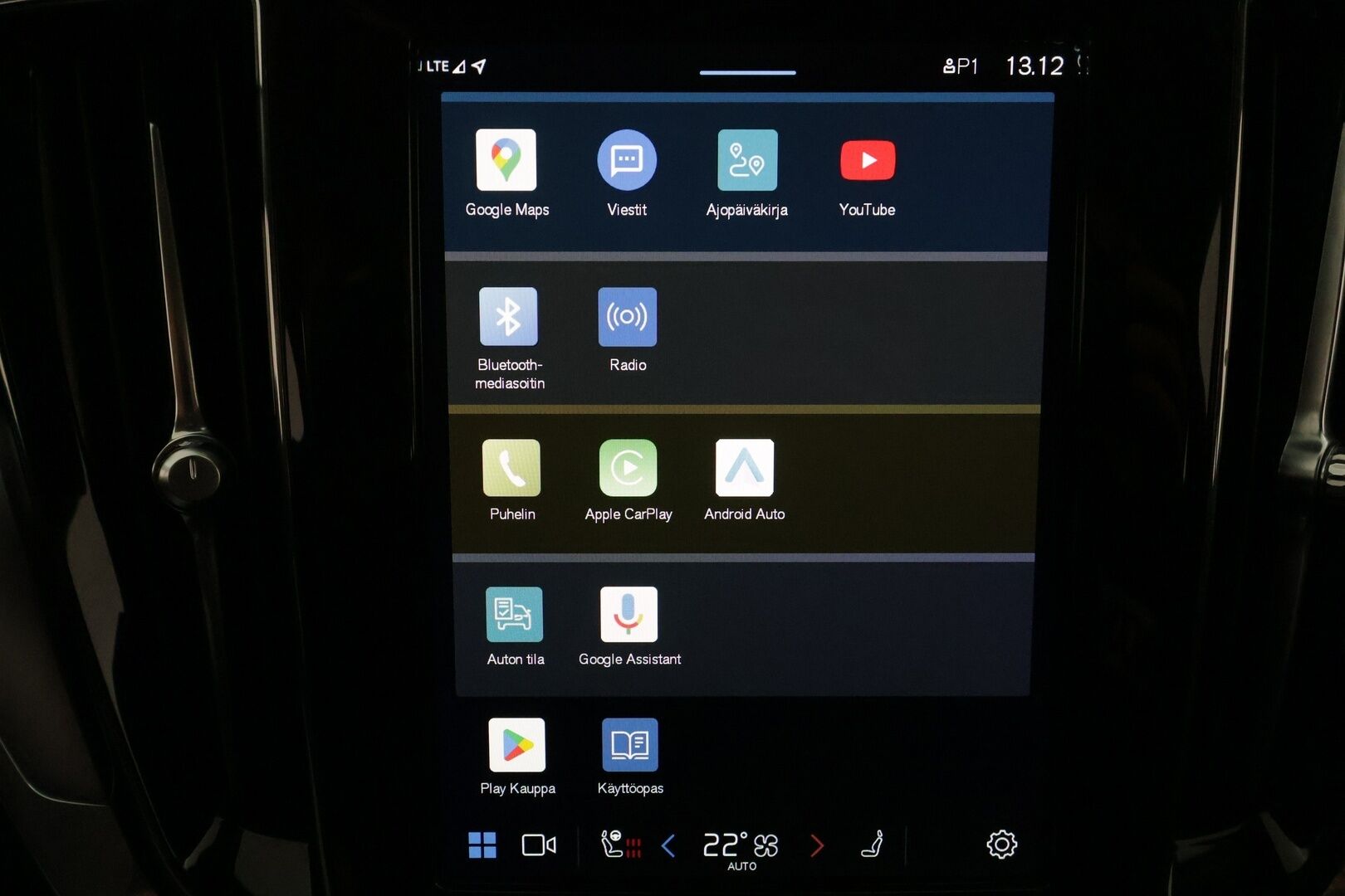 Volvo V60 2023 T6 Long Range Core Bright * ACC / P.kamera / Koukku / LED / Navi / Facelift / BLIS * - Kahdet renkaat aluvanteilla / Merkkihuollettu - HULLUT AVAJAISHULINAT KORKOTARJOUS 3,29 %