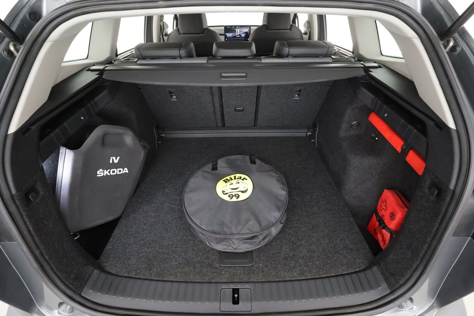 SKODA ENYAQ 2022 80 iV * ILP / Koukku / ACC / LED / P.kamera / Hierova Muistipenkki / Navi / Kaistavahti / Digimittaristo * - Merkkihuollettu! / Akku kuntotarkastettu - Osta nyt, maksa vasta ensi vuonna