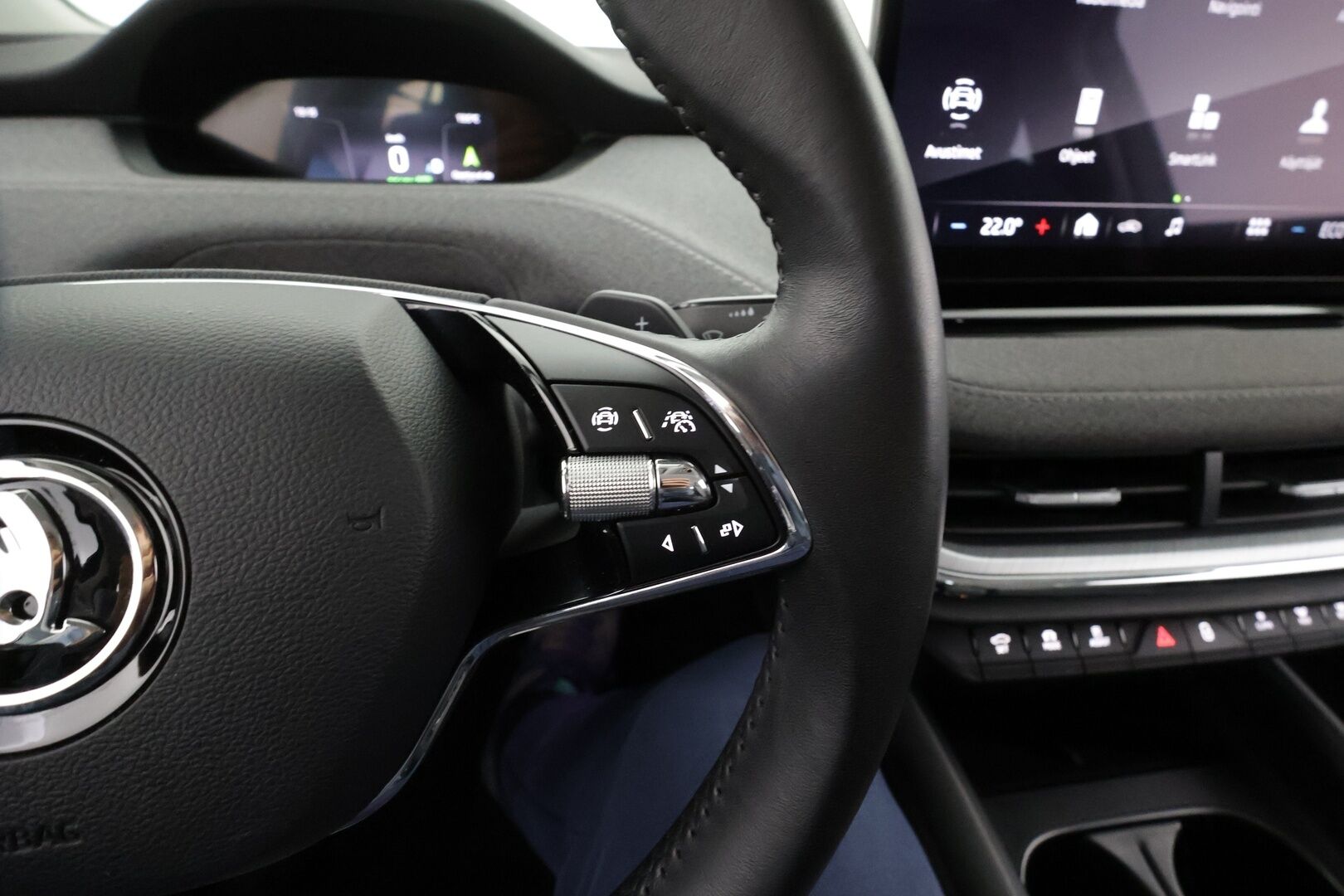 SKODA ENYAQ 2022 80 iV * ILP / Koukku / ACC / LED / P.kamera / Hierova Muistipenkki / Navi / Kaistavahti / Digimittaristo * - Merkkihuollettu! / Akku kuntotarkastettu - Osta nyt, maksa vasta ensi vuonna