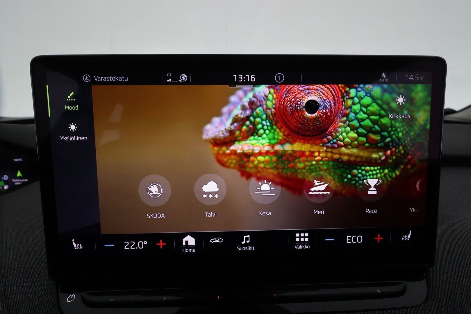 SKODA ENYAQ 2022 80 iV * ILP / Koukku / ACC / LED / P.kamera / Hierova Muistipenkki / Navi / Kaistavahti / Digimittaristo * - Merkkihuollettu! / Akku kuntotarkastettu - Osta nyt, maksa vasta ensi vuonna