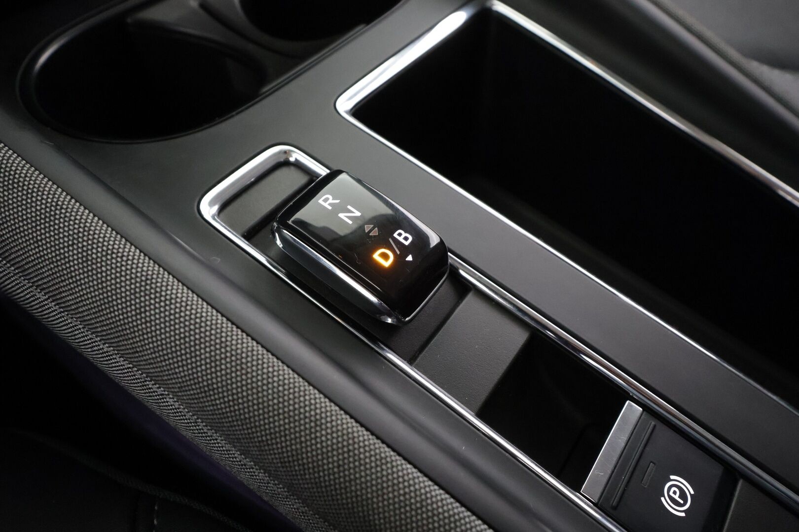 SKODA ENYAQ 2022 80 iV * ILP / Koukku / ACC / LED / P.kamera / Hierova Muistipenkki / Navi / Kaistavahti / Digimittaristo * - Merkkihuollettu! / Akku kuntotarkastettu - Osta nyt, maksa vasta ensi vuonna