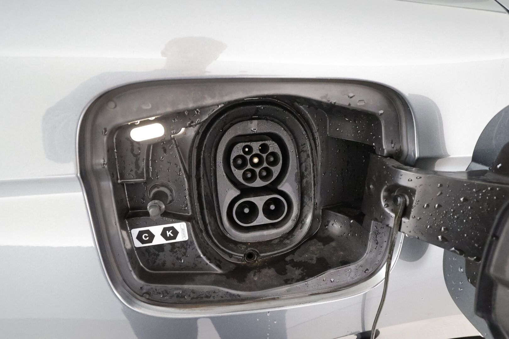 SKODA ENYAQ 2022 80 iV * ILP / Koukku / ACC / LED / P.kamera / Hierova Muistipenkki / Navi / Kaistavahti / Digimittaristo * - Merkkihuollettu! / Akku kuntotarkastettu - Osta nyt, maksa vasta ensi vuonna