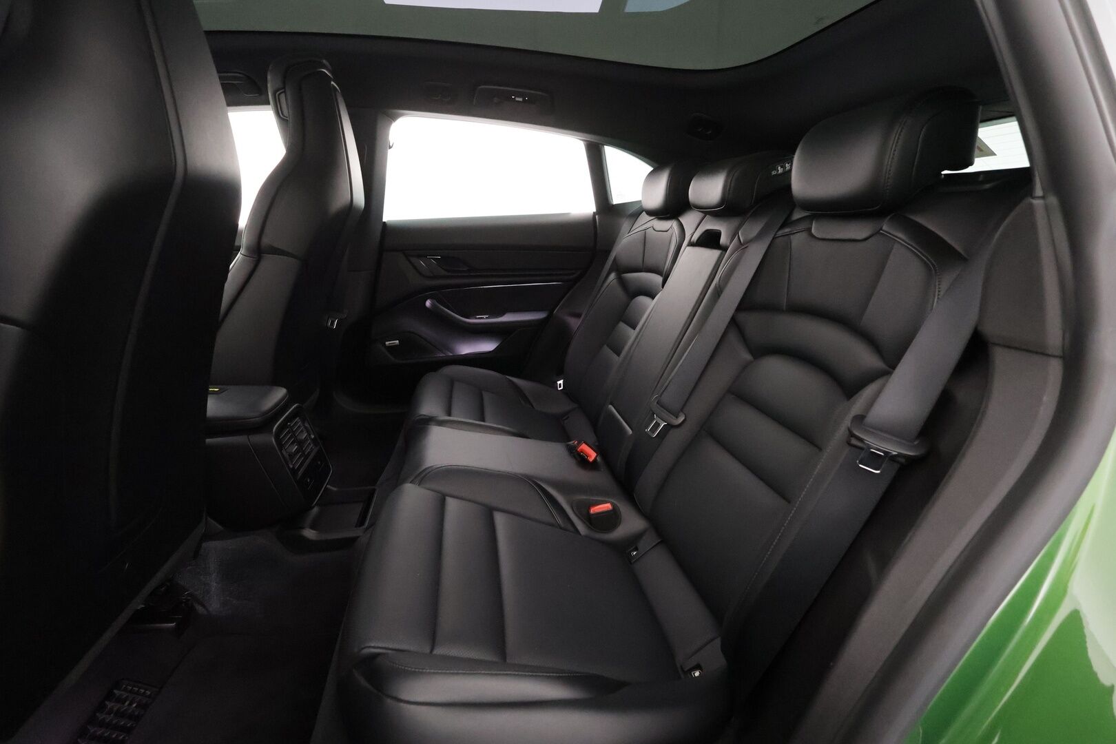 PORSCHE TAYCAN 2022 4 Cross Turismo * Lasikatto / ILP / Bose / ACC / LED / P.kamera / Ilma-alusta / Ilmastoidut Sportnahat Muistilla / Navi* - 2x Latauskaapelit / Merkkihuollettu!
