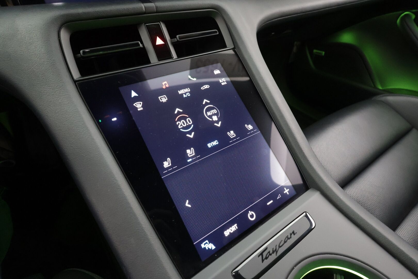 PORSCHE TAYCAN 2022 4 Cross Turismo * Lasikatto / ILP / Bose / ACC / LED / P.kamera / Ilma-alusta / Ilmastoidut Sportnahat Muistilla / Navi* - 2x Latauskaapelit / Merkkihuollettu!