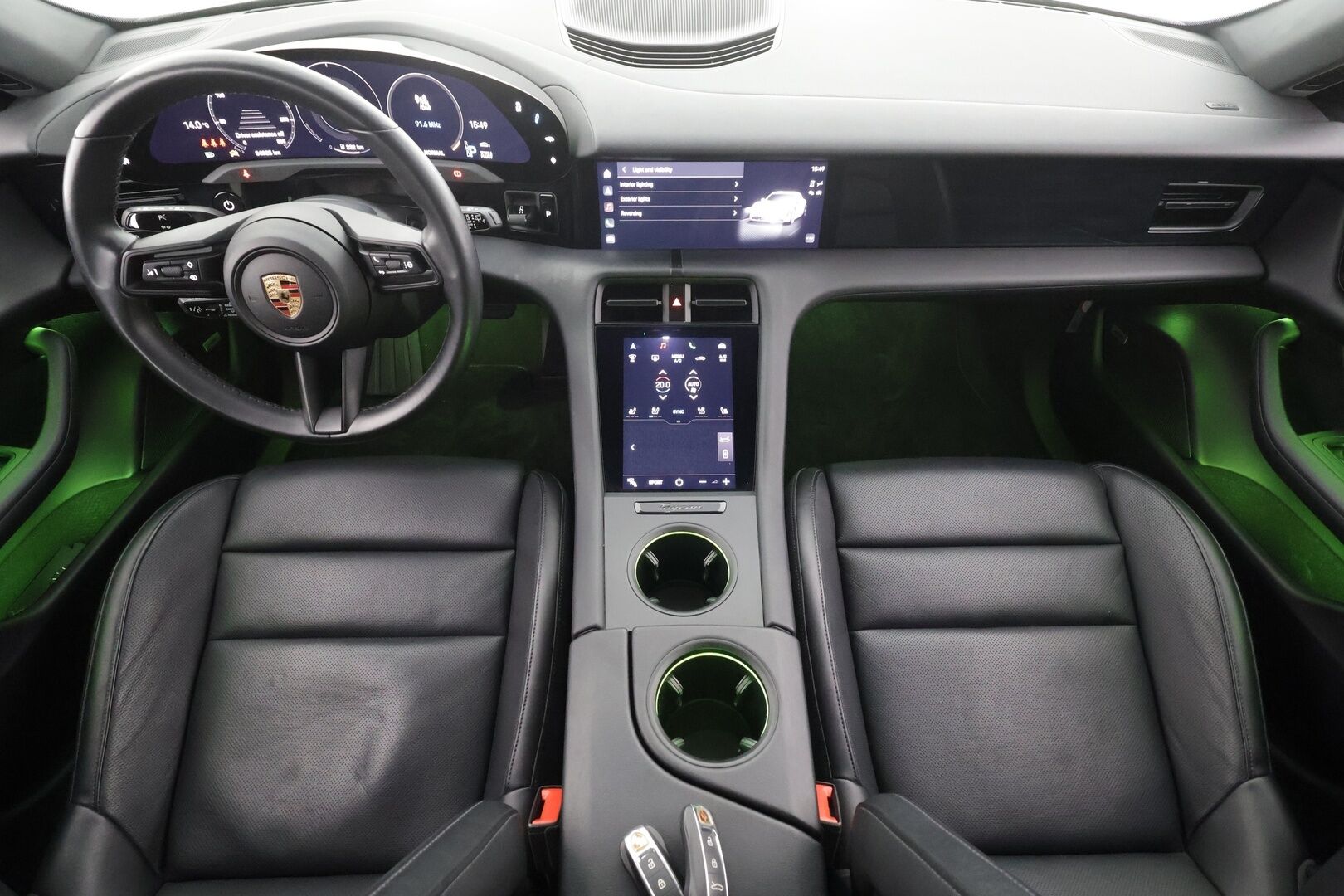 PORSCHE TAYCAN 2022 4 Cross Turismo * Lasikatto / ILP / Bose / ACC / LED / P.kamera / Ilma-alusta / Ilmastoidut Sportnahat Muistilla / Navi* - 2x Latauskaapelit / Merkkihuollettu!