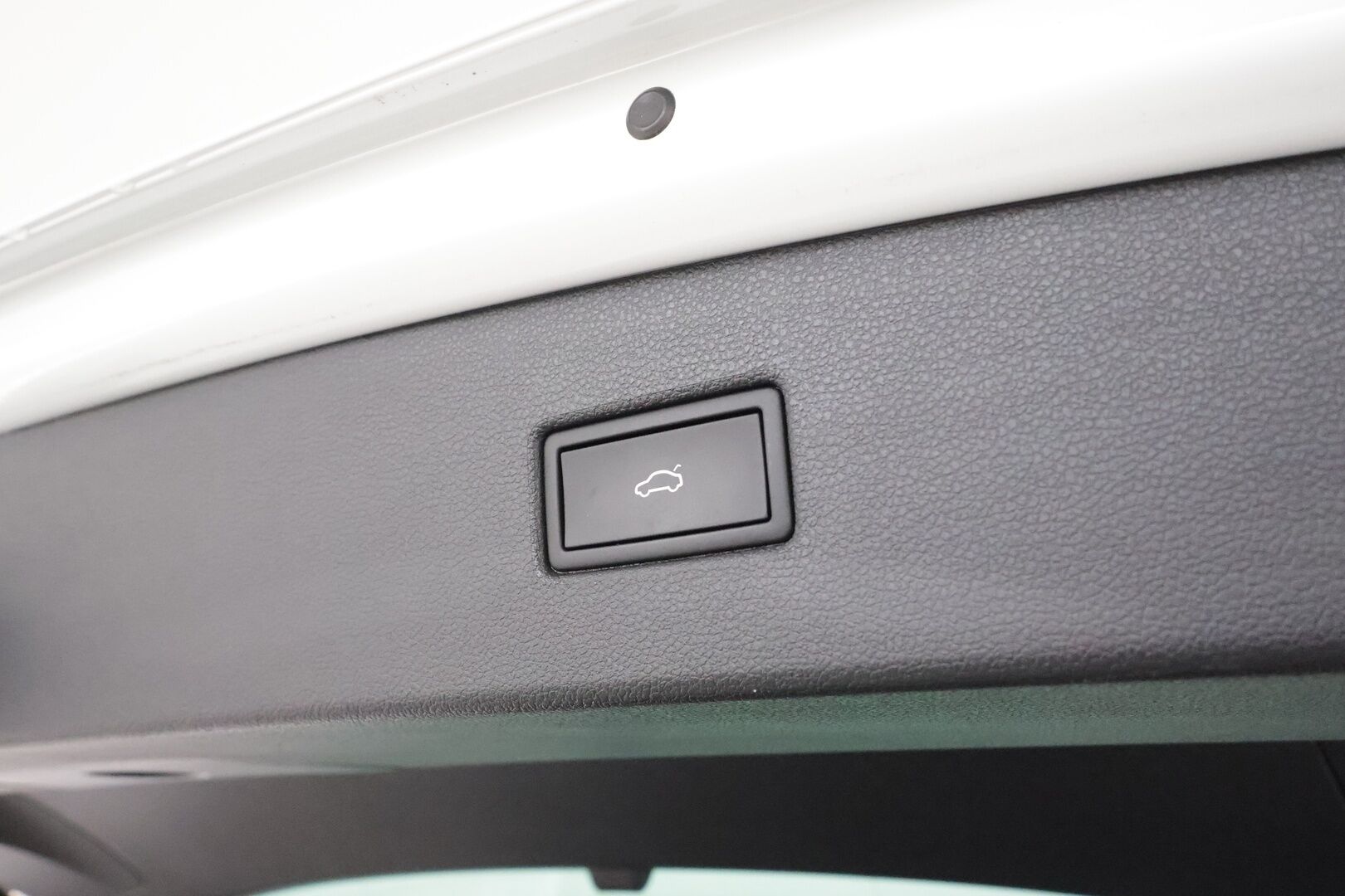 VOLKSWAGEN TIGUAN 2024 Style Business eHybrid 180 kW DSG * Koukku / ACC / Matrix-LED / P.Kamera / Navi / Kaistavahti / Keyless * - 2x Latauskaapelit / Kahdet renkaat / Merkkihuollettu!