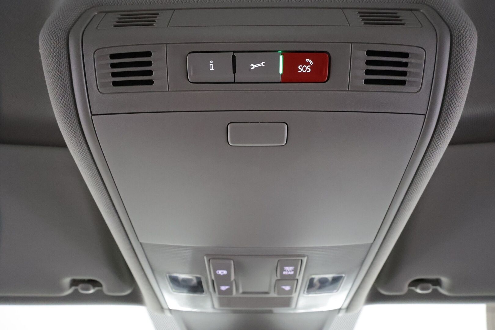 VOLKSWAGEN TIGUAN 2024 Style Business eHybrid 180 kW DSG * Koukku / ACC / Matrix-LED / P.Kamera / Navi / Kaistavahti / Keyless * - 2x Latauskaapelit / Kahdet renkaat / Merkkihuollettu!