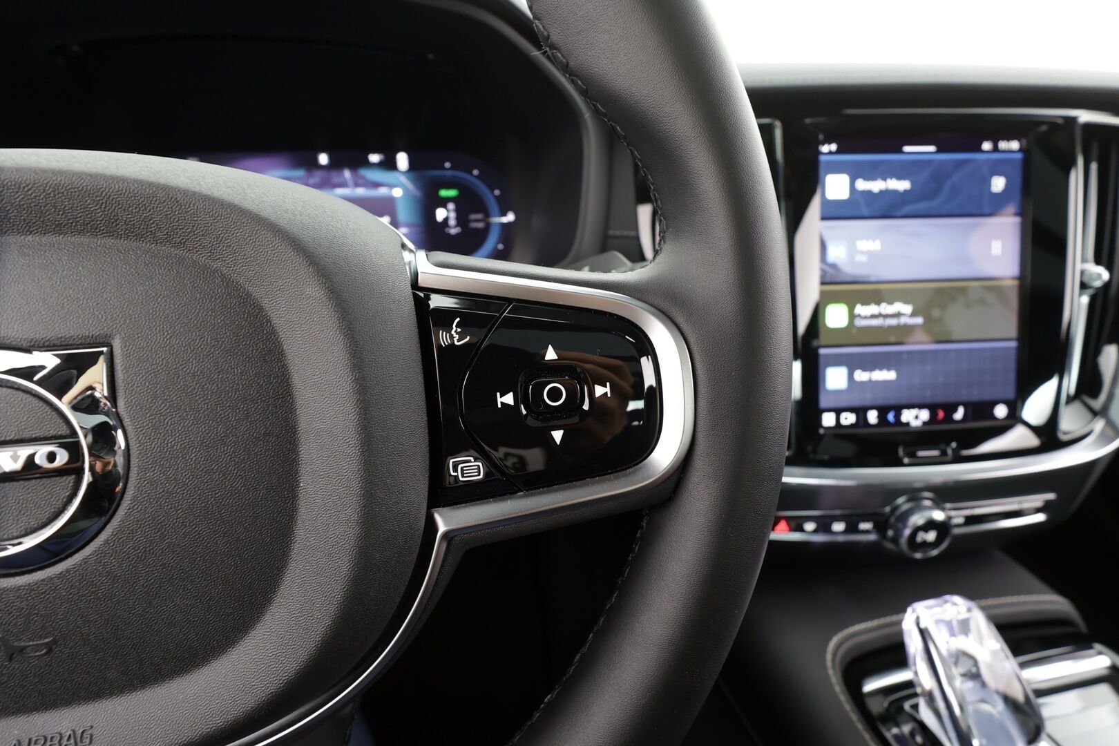 Volvo S60 2024 T8 AWD Recharge Ultimate Dark * B&W / Panorama / HUD /  ACC / Full-LED / P.Kamera / Sporttipenkit Muistilla / Navi * - Merkkihuollettu! / *HUIPPU VARUSTEILLA*