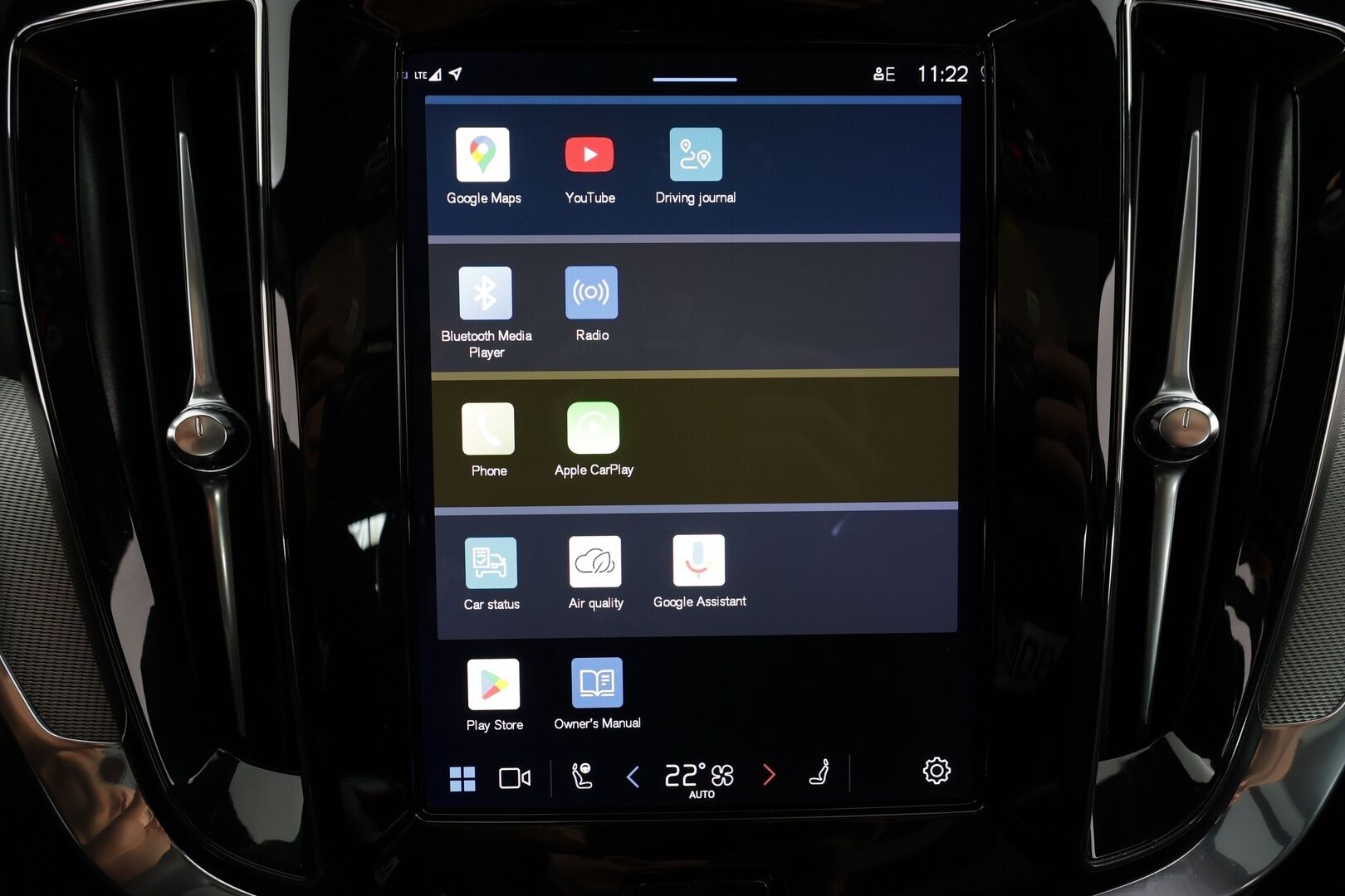 Volvo S60 2024 T8 AWD Recharge Ultimate Dark * B&W / Panorama / HUD /  ACC / Full-LED / P.Kamera / Sporttipenkit Muistilla / Navi * - Merkkihuollettu! / *HUIPPU VARUSTEILLA*