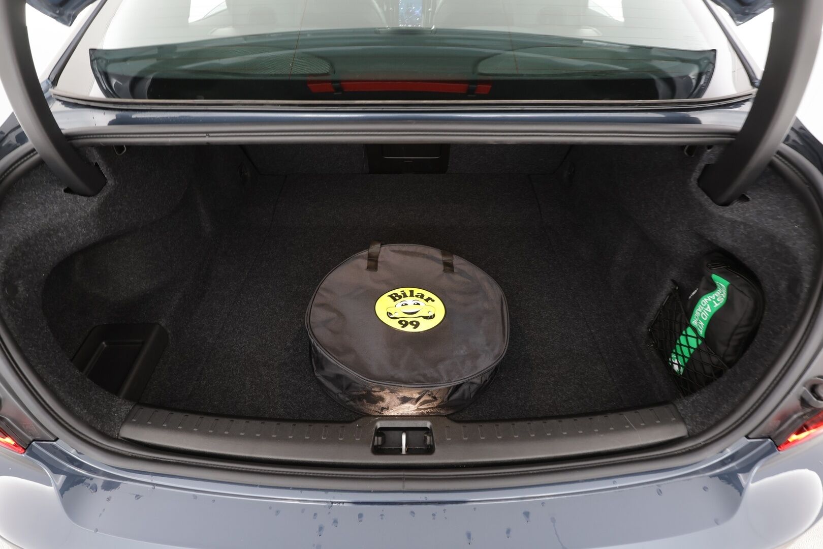 Volvo S60 2024 T8 AWD Recharge Ultimate Dark * B&W / Panorama / HUD /  ACC / Full-LED / P.Kamera / Sporttipenkit Muistilla / Navi * - Merkkihuollettu! / *HUIPPU VARUSTEILLA*