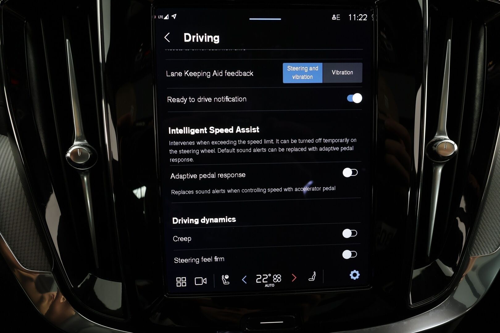 Volvo S60 2024 T8 AWD Recharge Ultimate Dark * B&W / Panorama / HUD /  ACC / Full-LED / P.Kamera / Sporttipenkit Muistilla / Navi * - Merkkihuollettu! / *HUIPPU VARUSTEILLA*